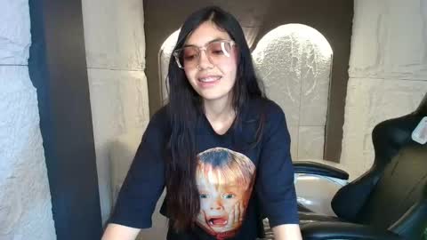 Snapshot of cami_goddess_r chatting on 09-14-25, 01:32 Cami online show from 09-14-25, 01:32