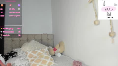 Snapshot of cami_hunter chatting on 01-13-25, 11:06   online show from 01-13-25, 11:06