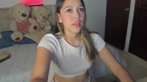 Snapshot of cami_hunter chatting on 09-15-25, 05:13   online show from 09-15-25, 05:13