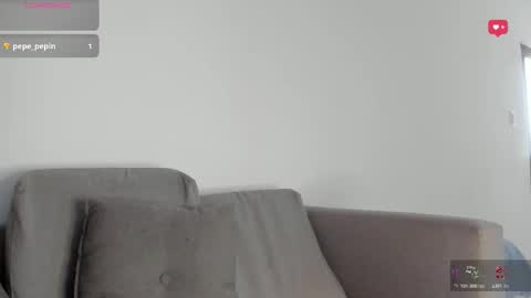 Snapshot of cami_hunter chatting on 10-28-25, 05:37   online show from 10-28-25, 05:37