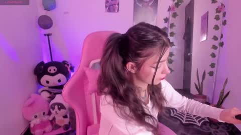 Snapshot of cami_mila99 chatting on 10-16-25, 09:49 CAMI online show from 10-16-25, 09:49