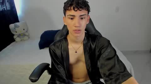 Snapshot of camiboy666 chatting on 11-16-25, 06:24 Camilo online show from 11-16-25, 06:24