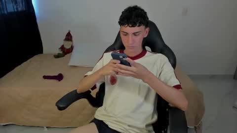 Snapshot of camiboy666 chatting on 12-03-25, 07:12 Camilo online show from 12-03-25, 07:12