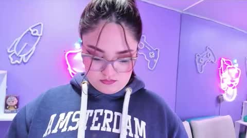 Camila Osorio online show from 09-17-25, 07:48