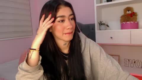 Snapshot of camiilaatorres chatting on 05-04-26, 10:06 camila online show from 05-04-26, 10:06