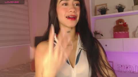 Snapshot of camiilaatorres chatting on 05-27-26, 09:01 camila online show from 05-27-26, 09:01
