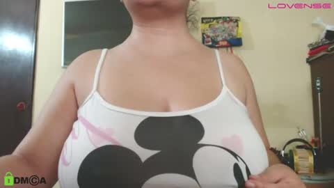 Snapshot of camiilahotxxx chatting on 07-17-26, 12:17 Camila online show from 07-17-26, 12:17