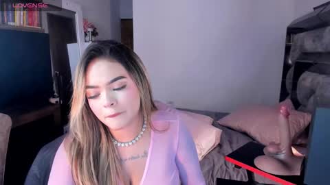 Snapshot of camijhonss chatting on 11-03-25, 12:57 camijhonss online show from 11-03-25, 12:57