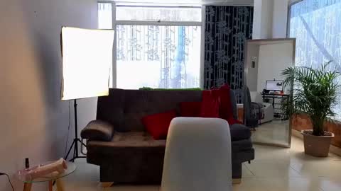 Snapshot of camil_milfdream chatting on 01-18-25, 05:37 Camil online show from 01-18-25, 05:37