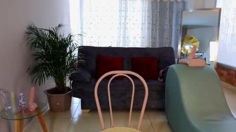 Snapshot of camil_milfdream chatting on 01-30-25, 02:47 Camil online show from 01-30-25, 02:47