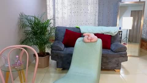 Snapshot of camil_milfdream chatting on 02-07-25, 01:43 Camil online show from 02-07-25, 01:43