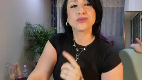 Snapshot of camil_milfdream chatting on 03-09-25, 10:41 Camil online show from 03-09-25, 10:41