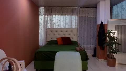 Snapshot of camil_milfdream chatting on 11-22-25, 10:58 Camil online show from 11-22-25, 10:58