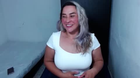 camila online show from 11-28-25, 04:31