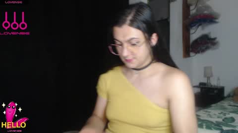 Snapshot of camila_bigcock_ts chatting on 05-27-26, 02:19 camila online show from 05-27-26, 02:19