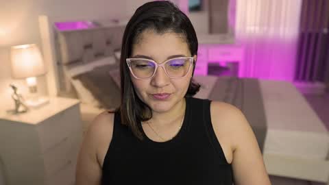 Camila buitrago online show from 12-29-24, 04:40