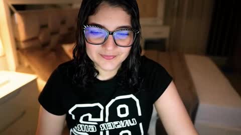 Camila buitrago online show from 11-05-25, 12:32