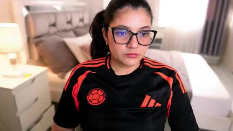 Camila buitrago online show from 11-16-25, 02:44