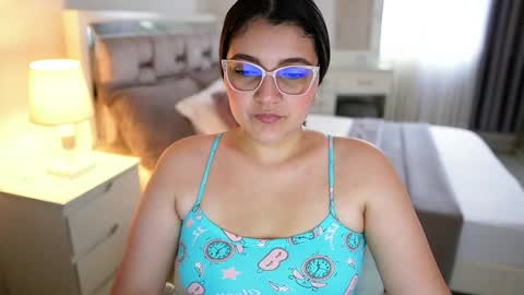 Camila buitrago online show from 12-14-25, 06:01