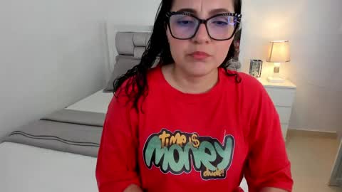 Camila buitrago online show from 04-11-26, 10:47
