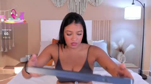 camila_bustamante_ online show from 04-20-26, 02:42