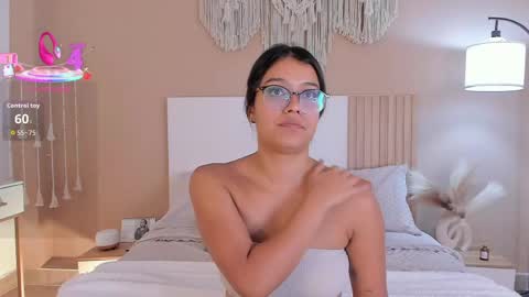 camila_bustamante_ online show from 06-04-26, 02:01