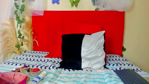 camila_collins7 online show from 10-20-25, 12:16