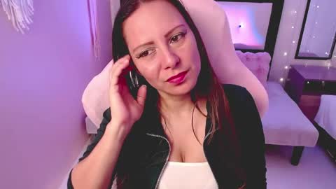 Snapshot of camila_delarosa chatting on 05-08-26, 04:45 camila online show from 05-08-26, 04:45