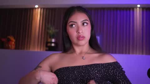 Camila online show from 11-12-25, 04:24