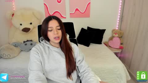 Snapshot of camila_ec2 chatting on 12-27-24, 09:22 C A M I online show from 12-27-24, 09:22