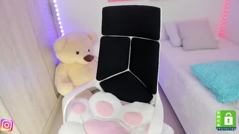 Snapshot of camila_ec2 chatting on 02-26-25, 12:16 C A M I online show from 02-26-25, 12:16