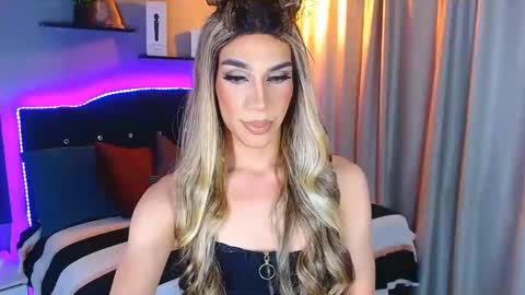 Snapshot of camila_hoottie chatting on 12-28-24, 03:04 Camila online show from 12-28-24, 03:04