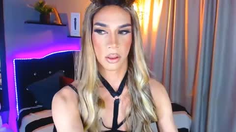 Snapshot of camila_hoottie chatting on 12-29-24, 03:22 Camila online show from 12-29-24, 03:22