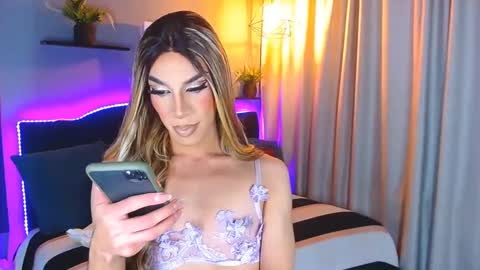 Snapshot of camila_hoottie chatting on 12-31-24, 03:34 Camila online show from 12-31-24, 03:34