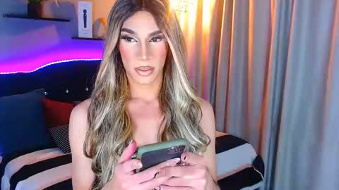 Snapshot of camila_hoottie chatting on 01-03-25, 02:43 Camila online show from 01-03-25, 02:43