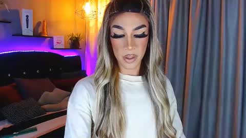 Snapshot of camila_hoottie chatting on 01-22-25, 03:09 Camila online show from 01-22-25, 03:09