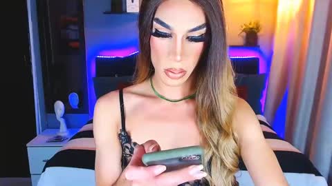 Snapshot of camila_hoottie chatting on 01-27-25, 03:15 Camila online show from 01-27-25, 03:15