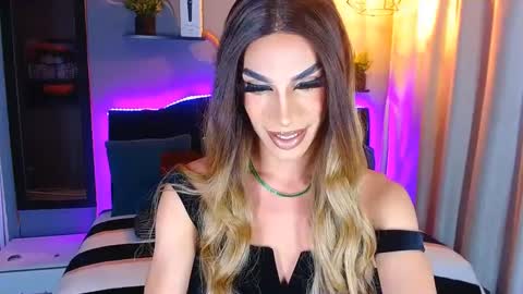 Snapshot of camila_hoottie chatting on 01-30-25, 03:44 Camila online show from 01-30-25, 03:44