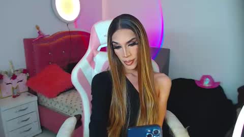 Snapshot of camila_hoottie chatting on 01-09-26, 08:32 Camila online show from 01-09-26, 08:32