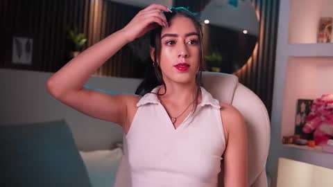 camila_martinez9 online show from 09-17-25, 11:34