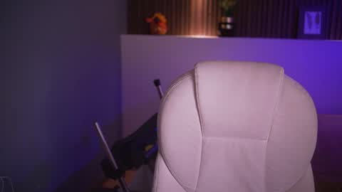 camila_martinez9 online show from 11-18-25, 11:36