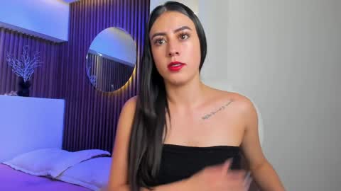 camila_martinez9 online show from 03-30-26, 11:44