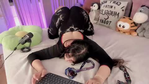 Camila online show from 02-17-25, 11:31