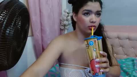 camila_meza online show from 04-15-26, 09:15