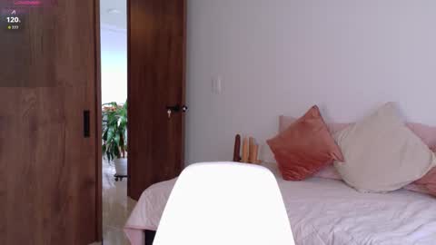 Camila  online show from 12-16-25, 06:35