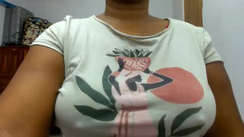 Camila online show from 09-25-25, 10:41