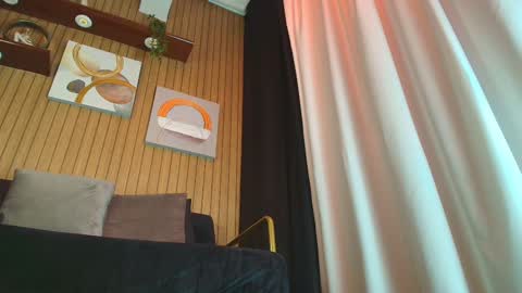    online show from 11-19-25, 08:58