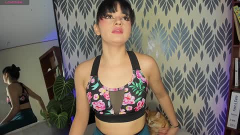 Snapshot of camilaandrade_ chatting on 02-06-25, 10:37 Cami online show from 02-06-25, 10:37