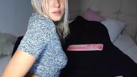 camilamarsh online show from 06-17-26, 02:51