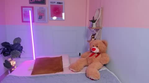 Camila  online show from 12-05-25, 03:59